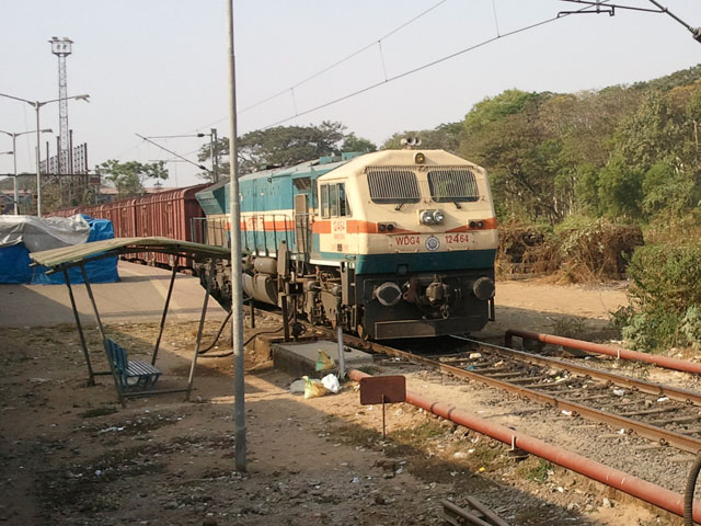 12646  im Bhf Panvel