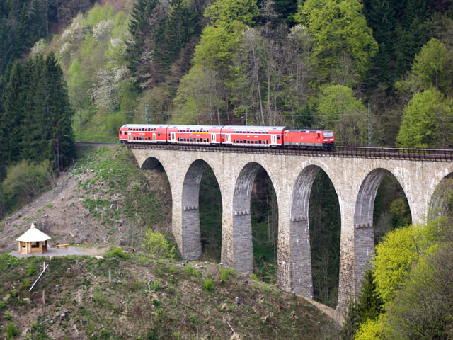 143 auf dem Ravennaschlucht-Viadukt (im Höllental