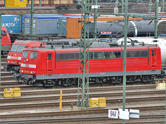 151  im Rangierbahnhof Maschen