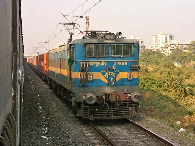 27669 in der N&auml;he vom Bhf Taloje Panchnad