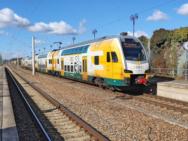 ET 445 im Bhf L�bben