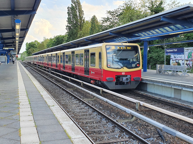 481 Berlin, S-Bahnhof Treptower Park