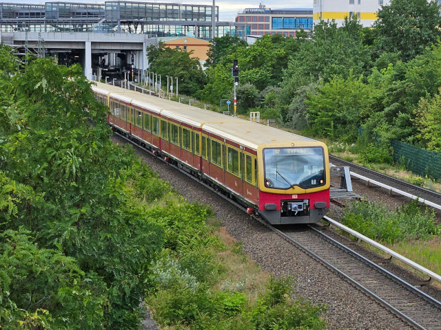 481 Berlin, an der General-Pape-Str.