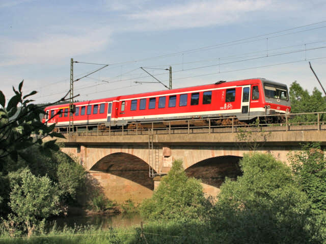 628  s&uuml;dl. von C&ouml;lbe auf der Lahnbr&uuml;cke