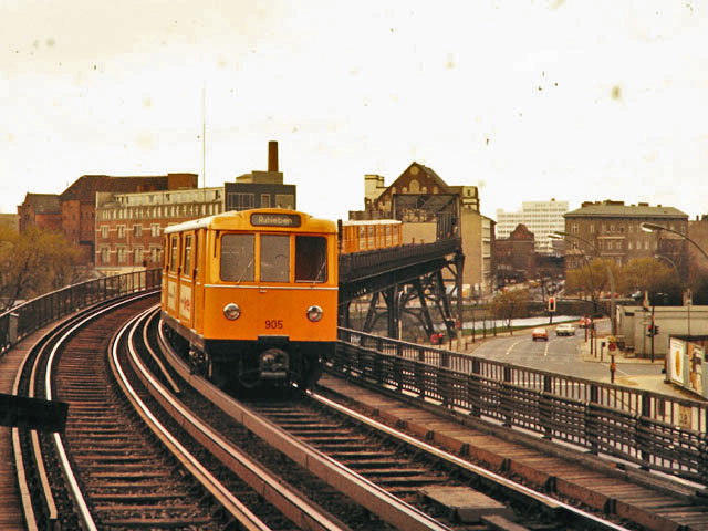 905  Berlin, Hochbahnhof M&ouml;ckernbr&uuml;cke
