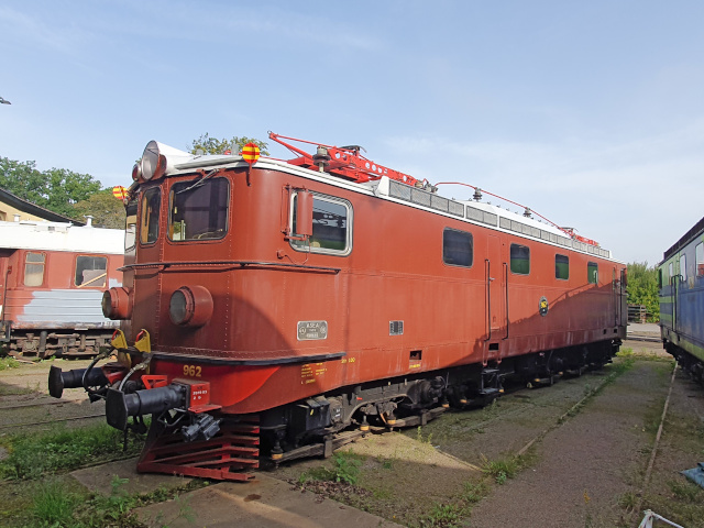 962 vor dem Ringlokschuppen Norrk�ping