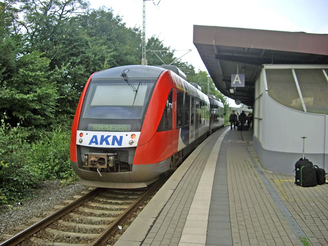 VT2 im Bhf Neum&uuml;nster